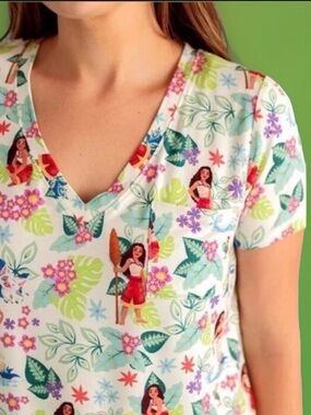 POSH PEANUT 🌺sz XL Moana floral movie characters v neck 14/16 18 tee T-shirt